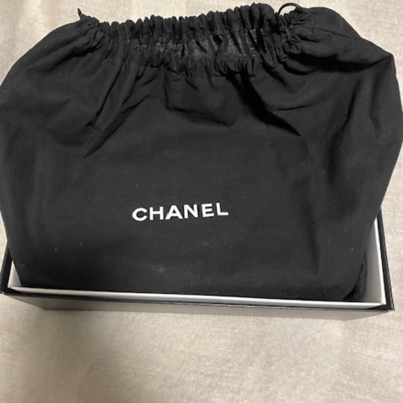 Chanel Flap Bag Caviar/Grained Calfskin Silver Hardware - Picture 12 of 15